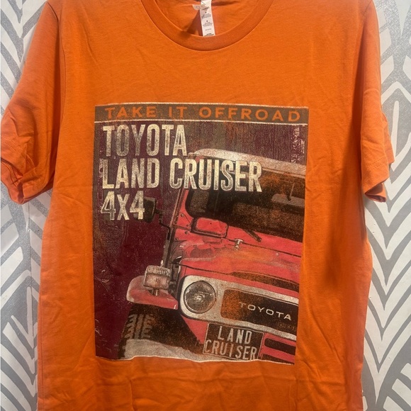NWOT Bella Canvas Orange Short Sleeve Tee with Vintage Graphic - Picture 2 of 4